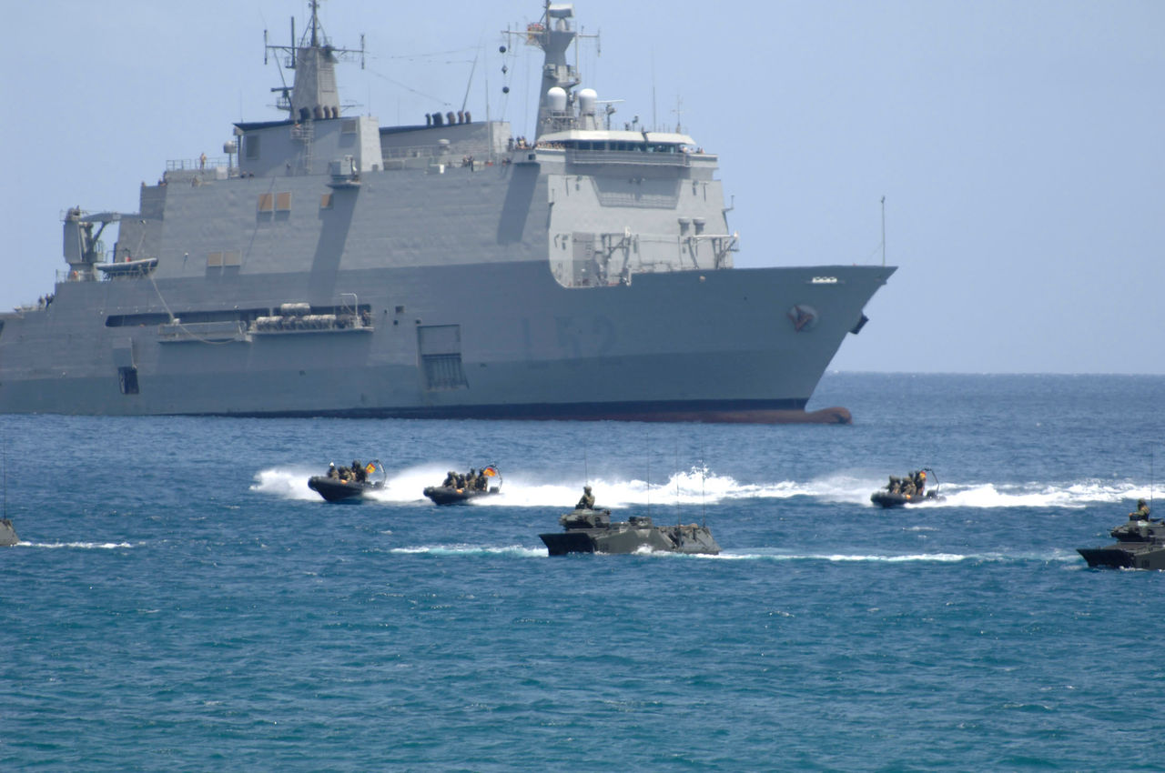 b060623al
15-28 June 2006
NATO Response Force (NRF) Exercise “Steadfast Jaguar” in the Cape Verde Islands
- Amphibious landing operation
