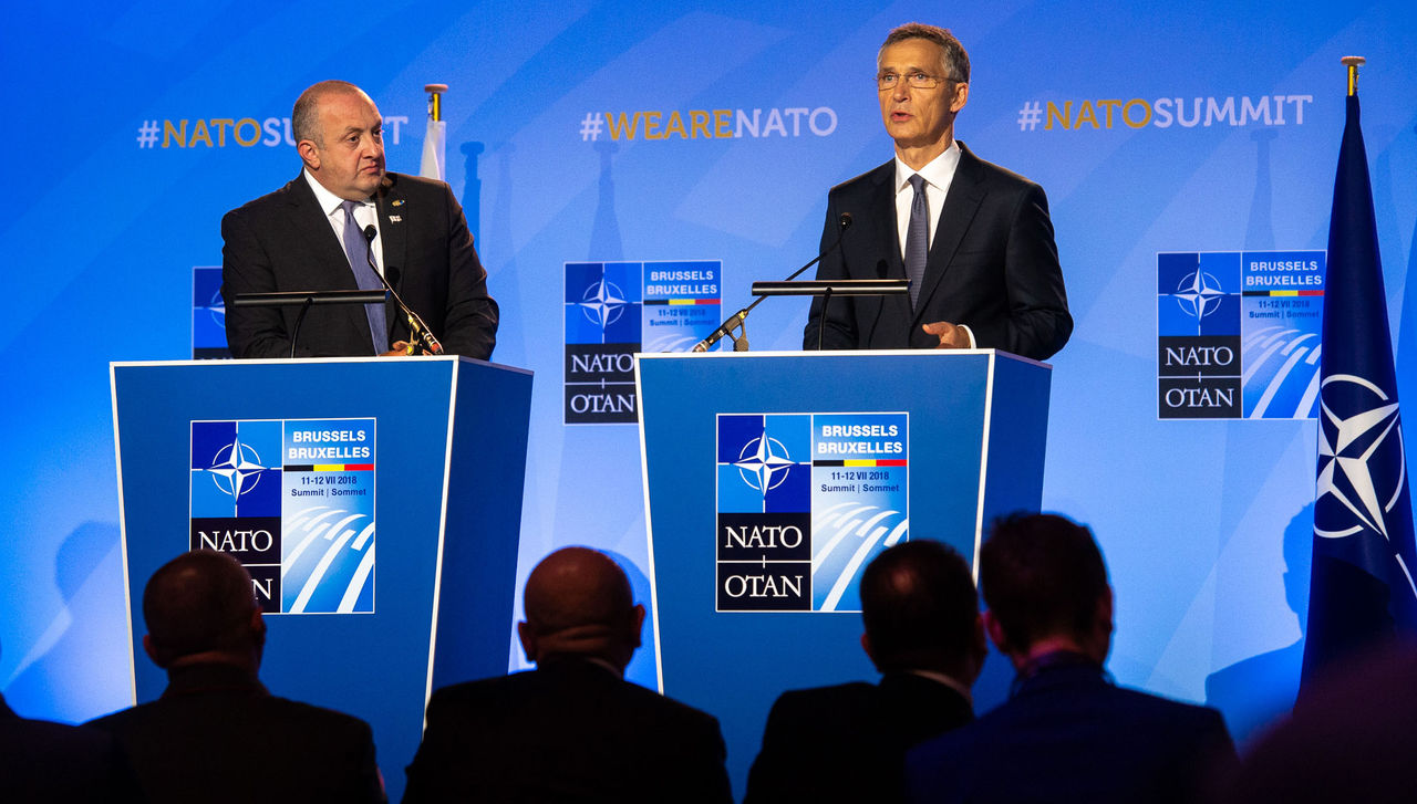Left to right: President George Margvelashvili of Georgia with NATO Secretary General Jens Stoltenberg