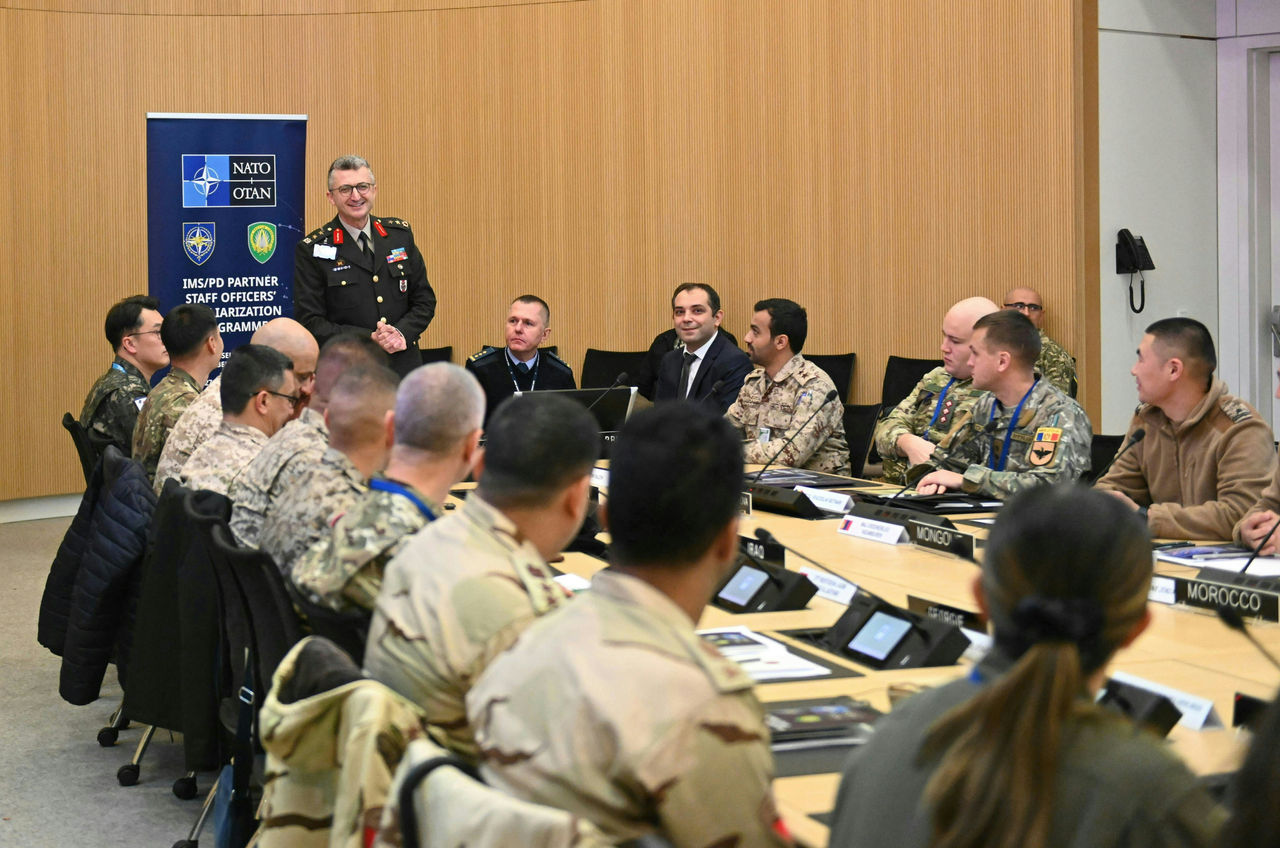 NATO CS Director, Major General Eray ÜNGÜDER speaking to participants of the 27th NATO Partner Staff Officers' Familiarization Programme at NATO Headquarters.