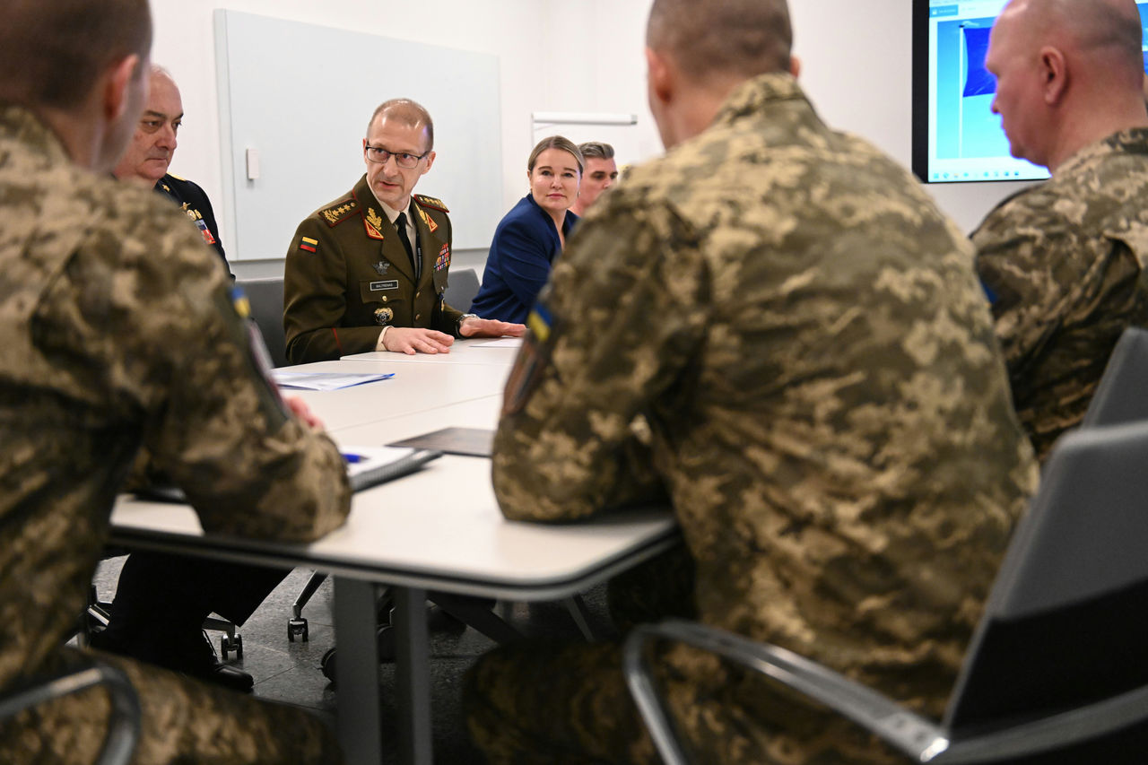 Director General of the International Military Staff (DGIMS), Lieutenant General Remigijus Baltrėnas met with visiting Ukraine officers from National Defence University Kyiv