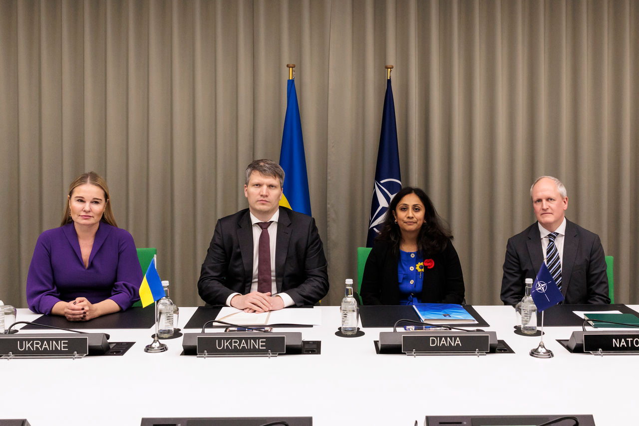 NATO’s Defence Innovation Accelerator for the North Atlantic (DIANA) and Ukraine sign a memorandum of understanding (MoU) which opens new opportunities
 to develop and test technologies together, and to deepen cooperation between Ukraine and NATO’s innovation ecosystems.